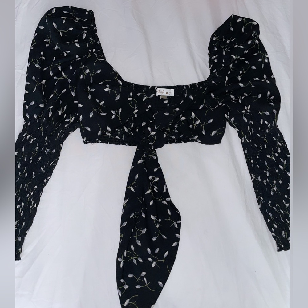 Solid tie front off the shoulder crop top